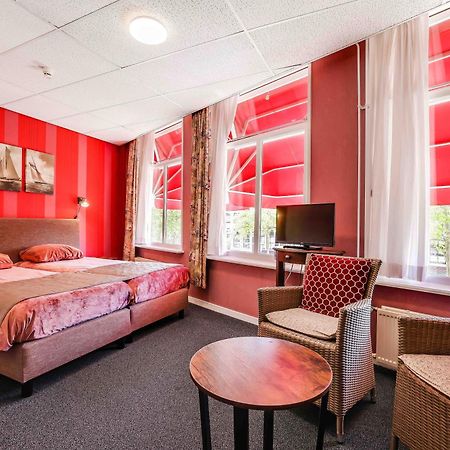 Hotel Restaurant 'T Heerenlogement Harlingen Bagian luar foto