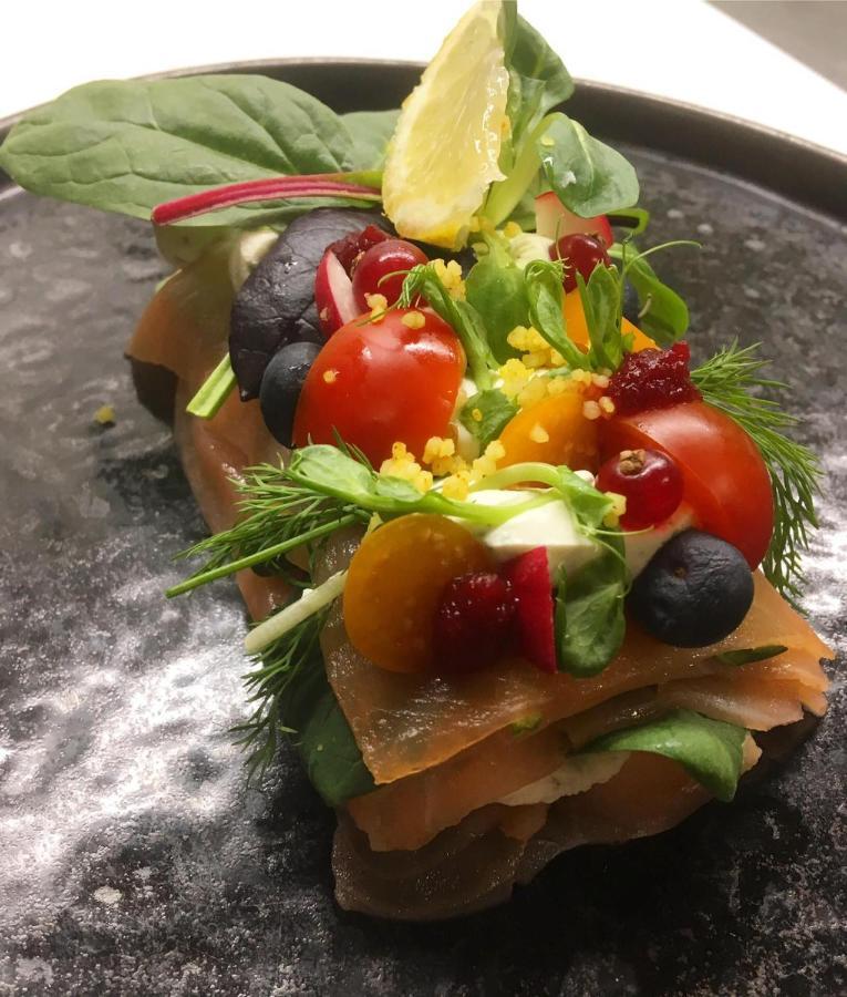 Hotel Restaurant 'T Heerenlogement Harlingen Bagian luar foto