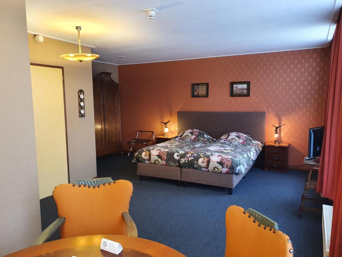 Hotel Restaurant 'T Heerenlogement Harlingen Bagian luar foto