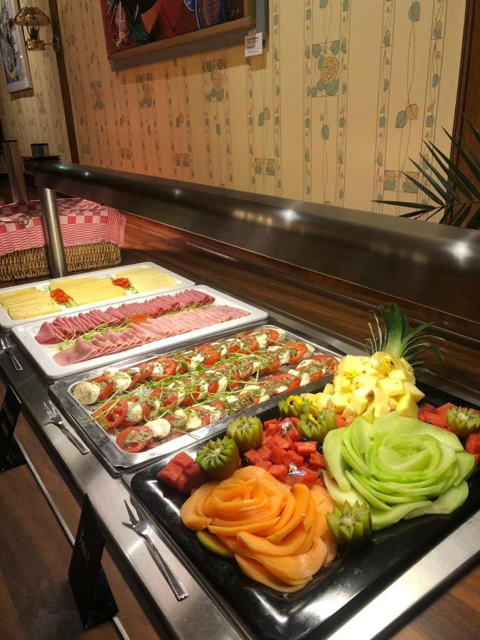 Hotel Restaurant 'T Heerenlogement Harlingen Bagian luar foto