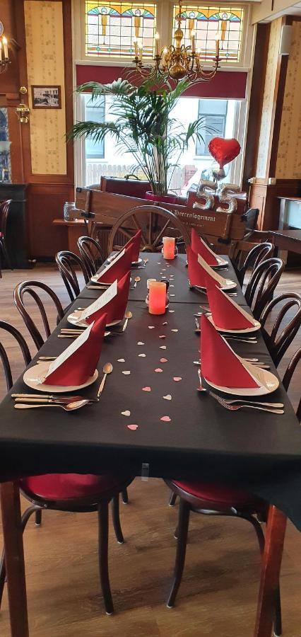 Hotel Restaurant 'T Heerenlogement Harlingen Bagian luar foto