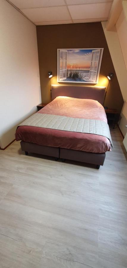Hotel Restaurant 'T Heerenlogement Harlingen Bagian luar foto