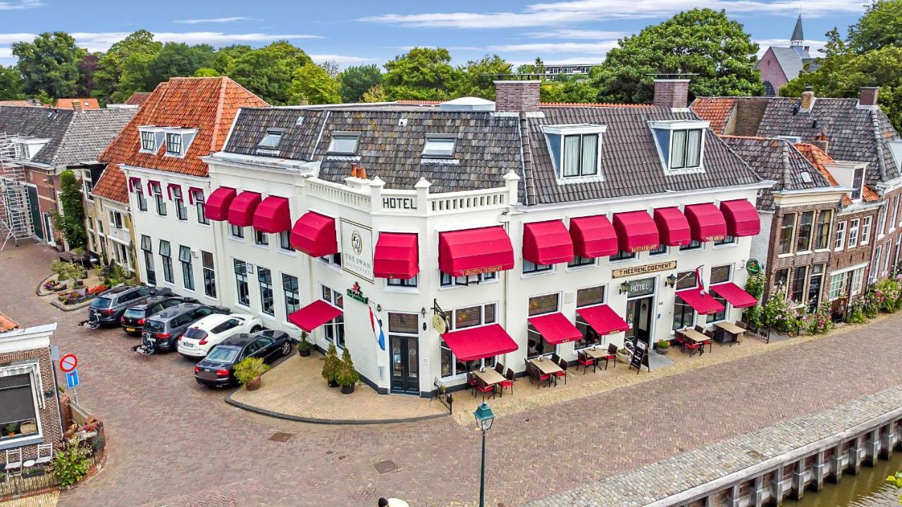 Hotel Restaurant 'T Heerenlogement Harlingen Bagian luar foto