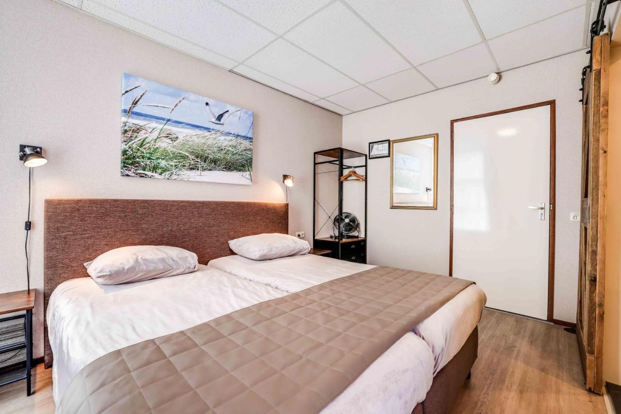 Hotel Restaurant 'T Heerenlogement Harlingen Bagian luar foto