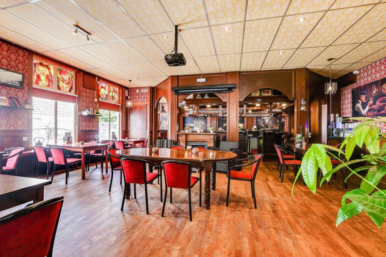 Hotel Restaurant 'T Heerenlogement Harlingen Bagian luar foto