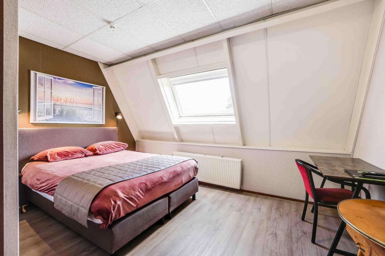 Hotel Restaurant 'T Heerenlogement Harlingen Bagian luar foto