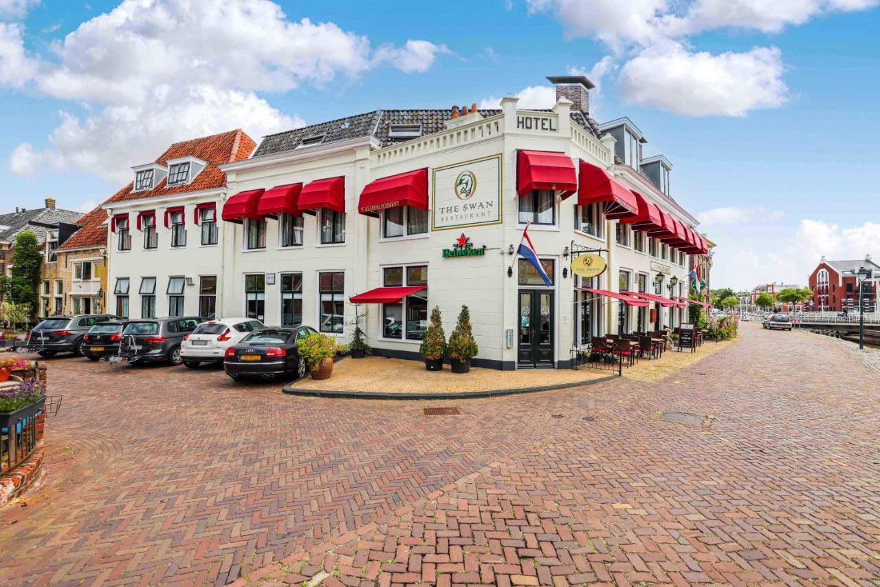 Hotel Restaurant 'T Heerenlogement Harlingen Bagian luar foto