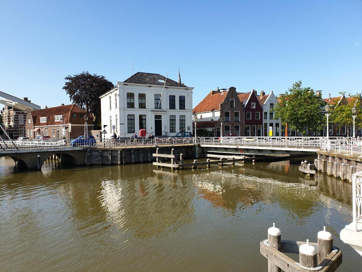 Hotel Restaurant 'T Heerenlogement Harlingen Bagian luar foto